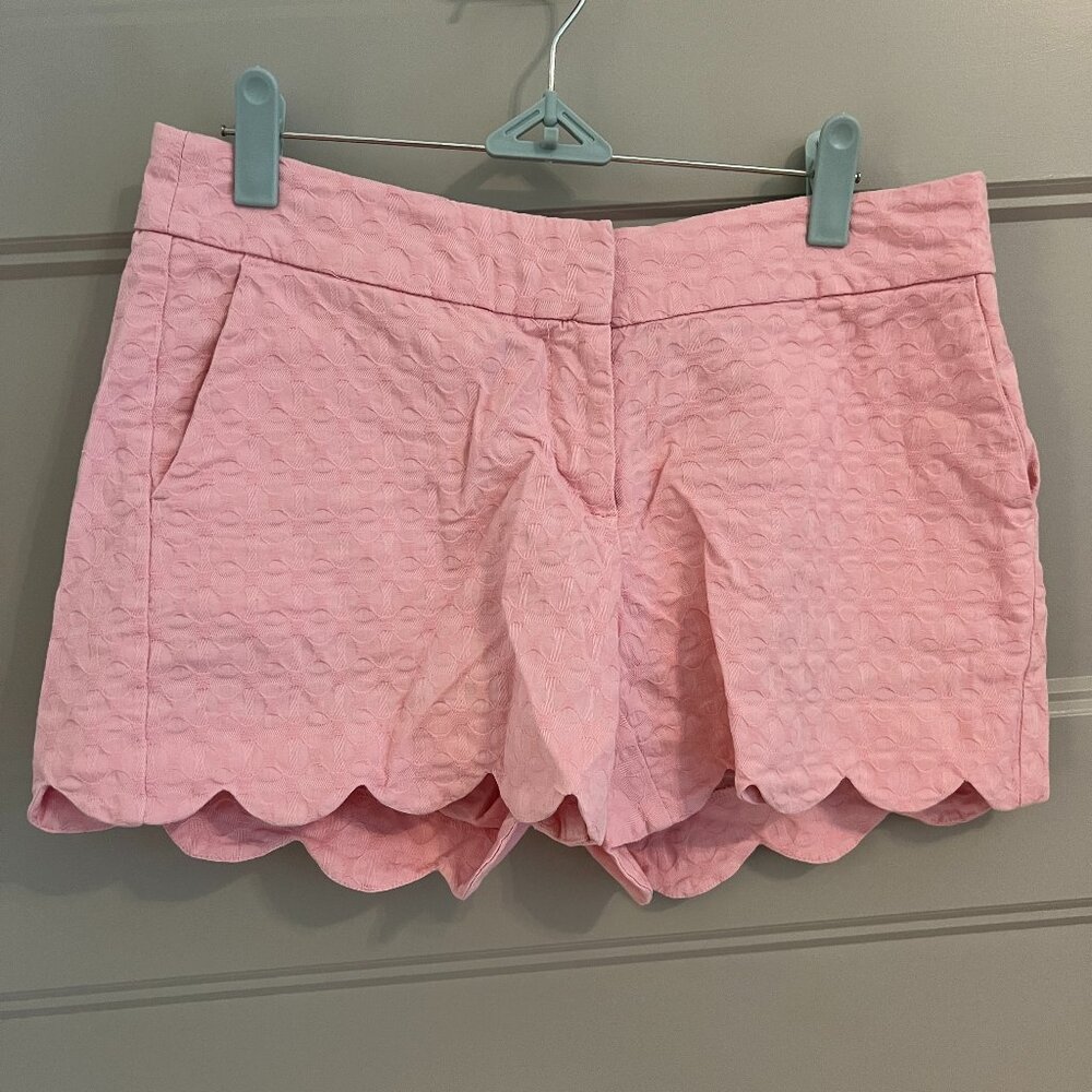 Crown & Ivy Light Pink textured scallop shorts size 4P